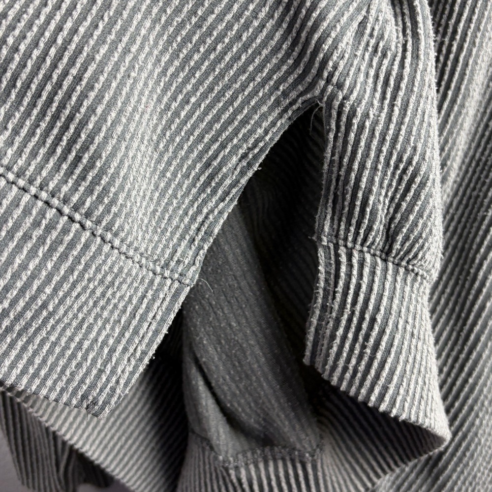 Très Bien Women’s Ribbed Knit Gray Sweater Size Large NC0397 - Picture 6 of 6